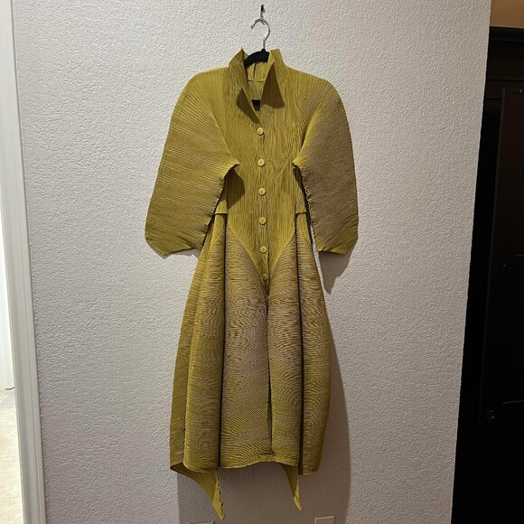 Chartreuse One Size Fits Most Dress With Button Front - Picture 1 of 4